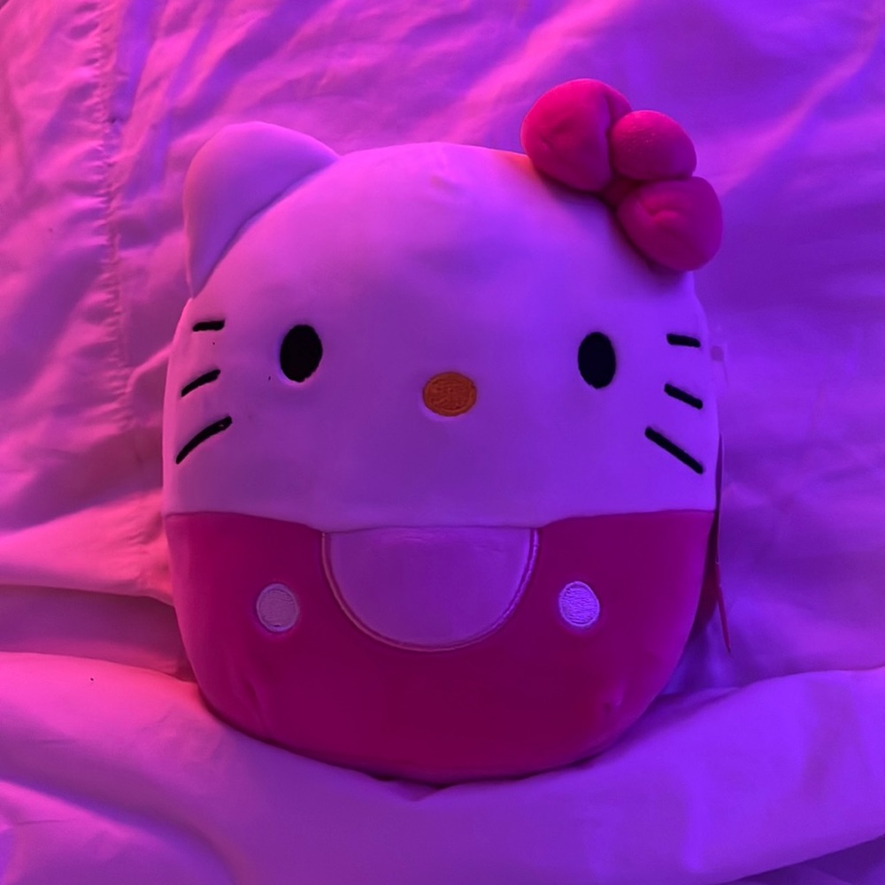 Hello Kitty Squishmallow